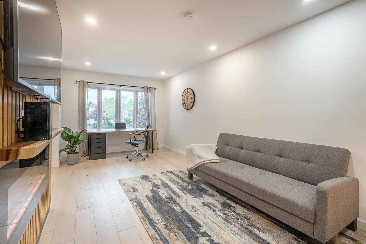 Free Parking Prime Location New Modern Condo Brossard Kültér fotó